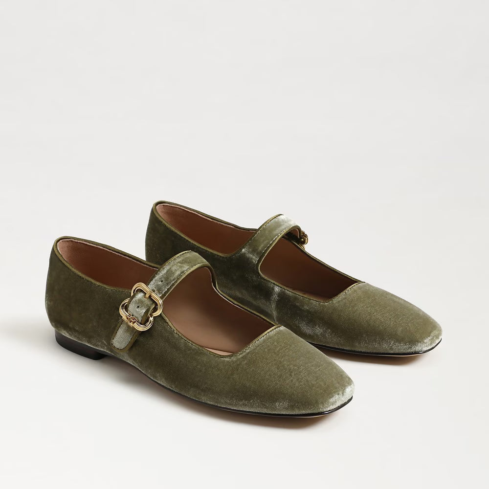 Michaela Mary Jane Flat